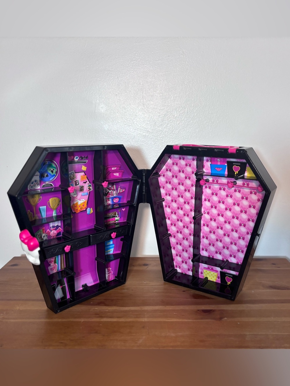 Monster High Draculocker Draculaura’s Closet Coffin Case Wardrobe Closet